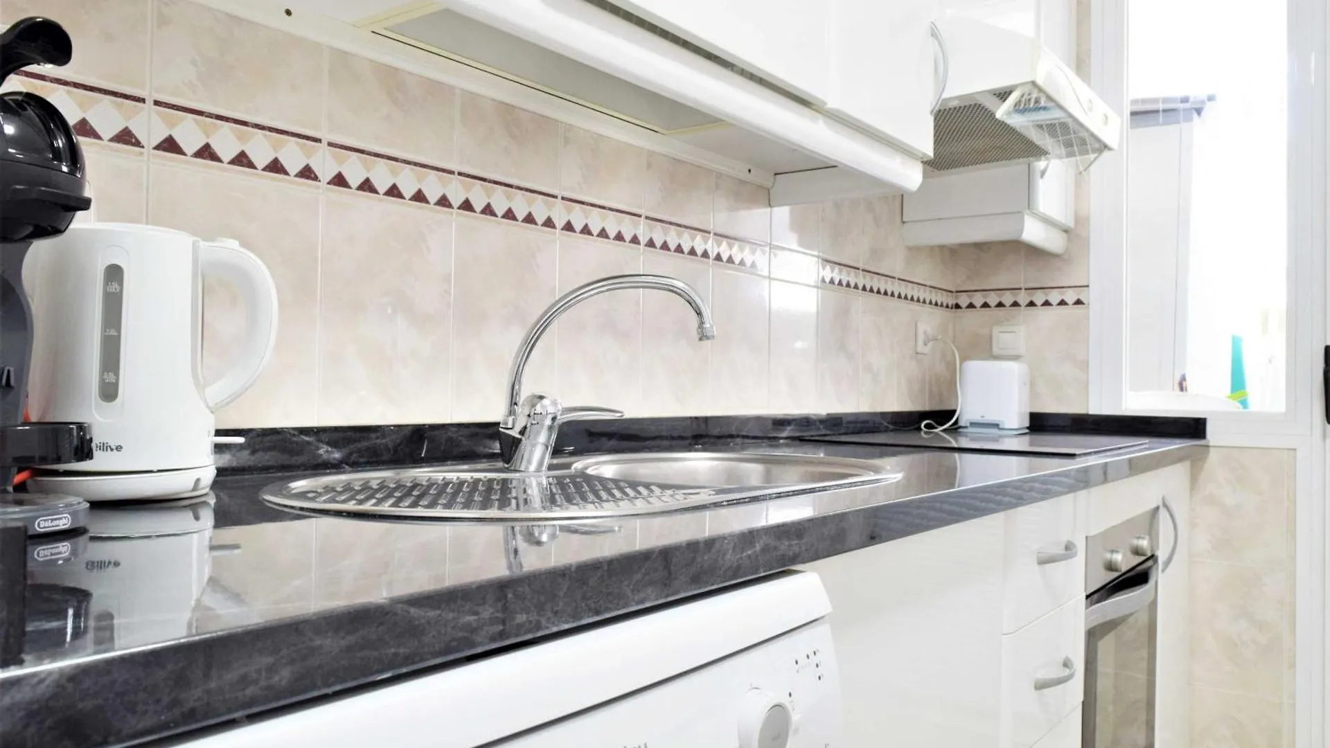 Apartamentos y casas SERINAMAR- Banús, Marbella