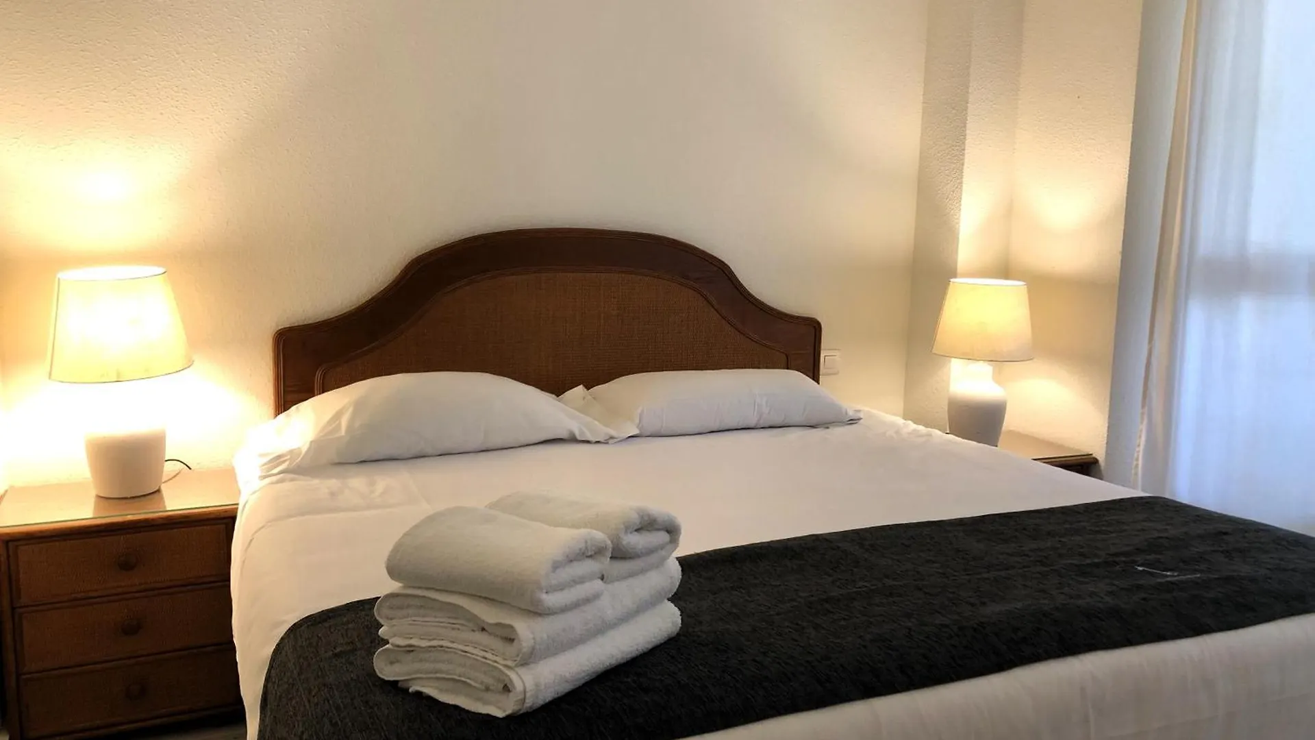Apartamentos y casas SERINAMAR- Banús, Marbella